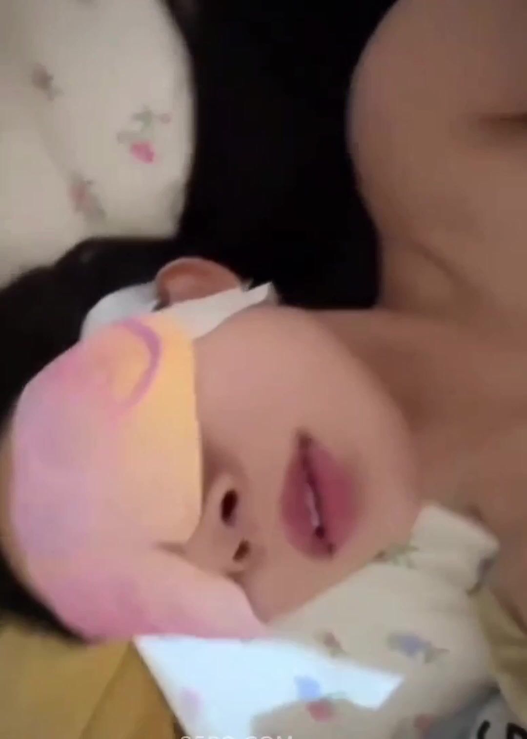 Bố dượng địt con gái riêng mới lớn nứng vãi